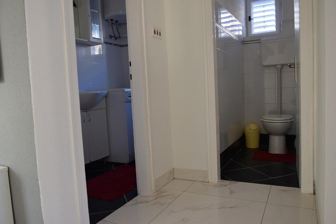 Apartma With A Parking Space - 22434 Crikvenica