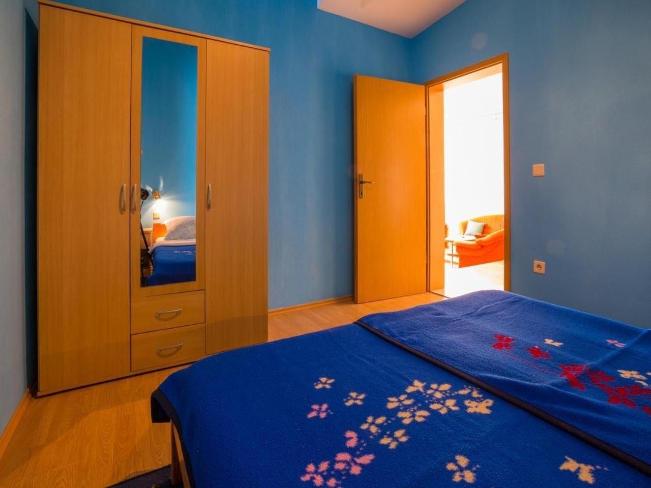 With A Parking Space - 22434 Apartma